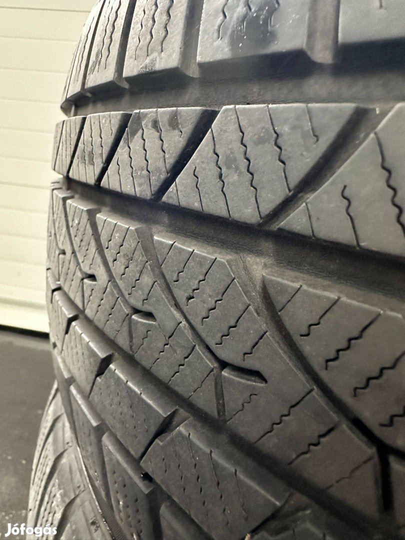 225/50R17 Falken téli [4db]